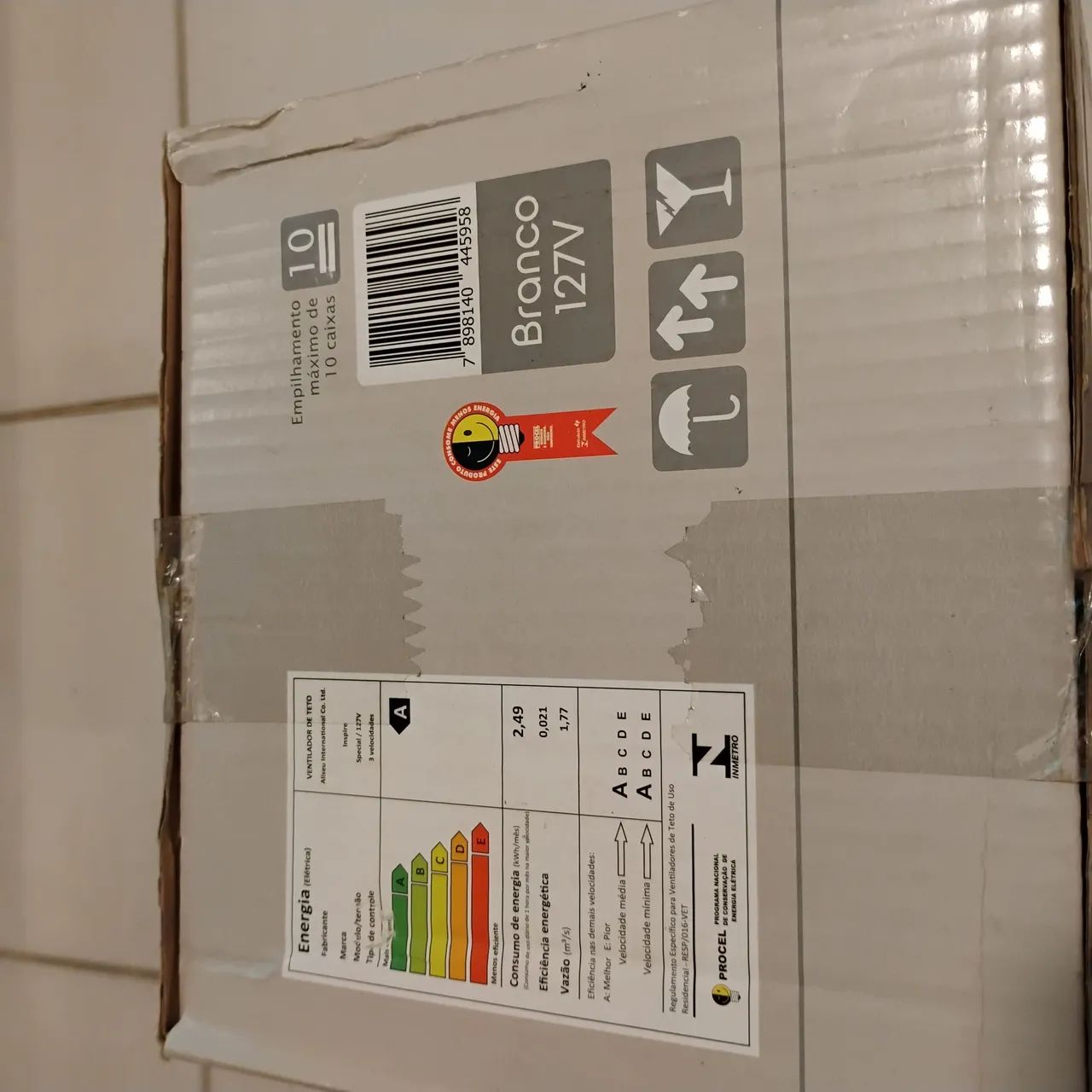 Selling 4 new ceiling fans, in original packaging, 110 volts