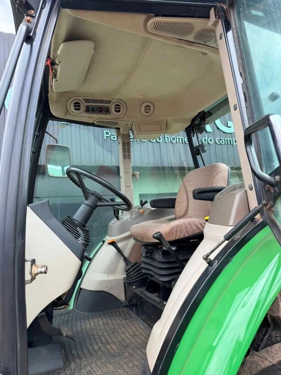 John Deere 5078E ano 2018 Cabinado Original  - Foto 2
