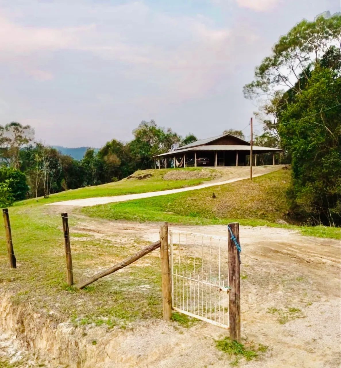 Linda chácara mobiliada  em Anitapolis 