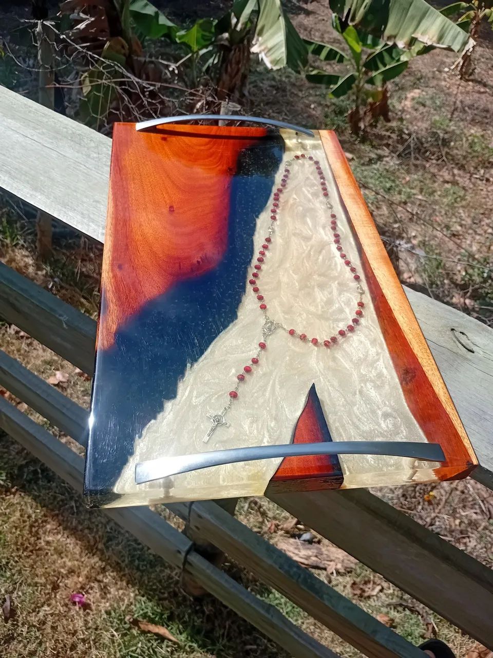 Tabua de frios personalizada em madeira e resina epoxy - Foto 2