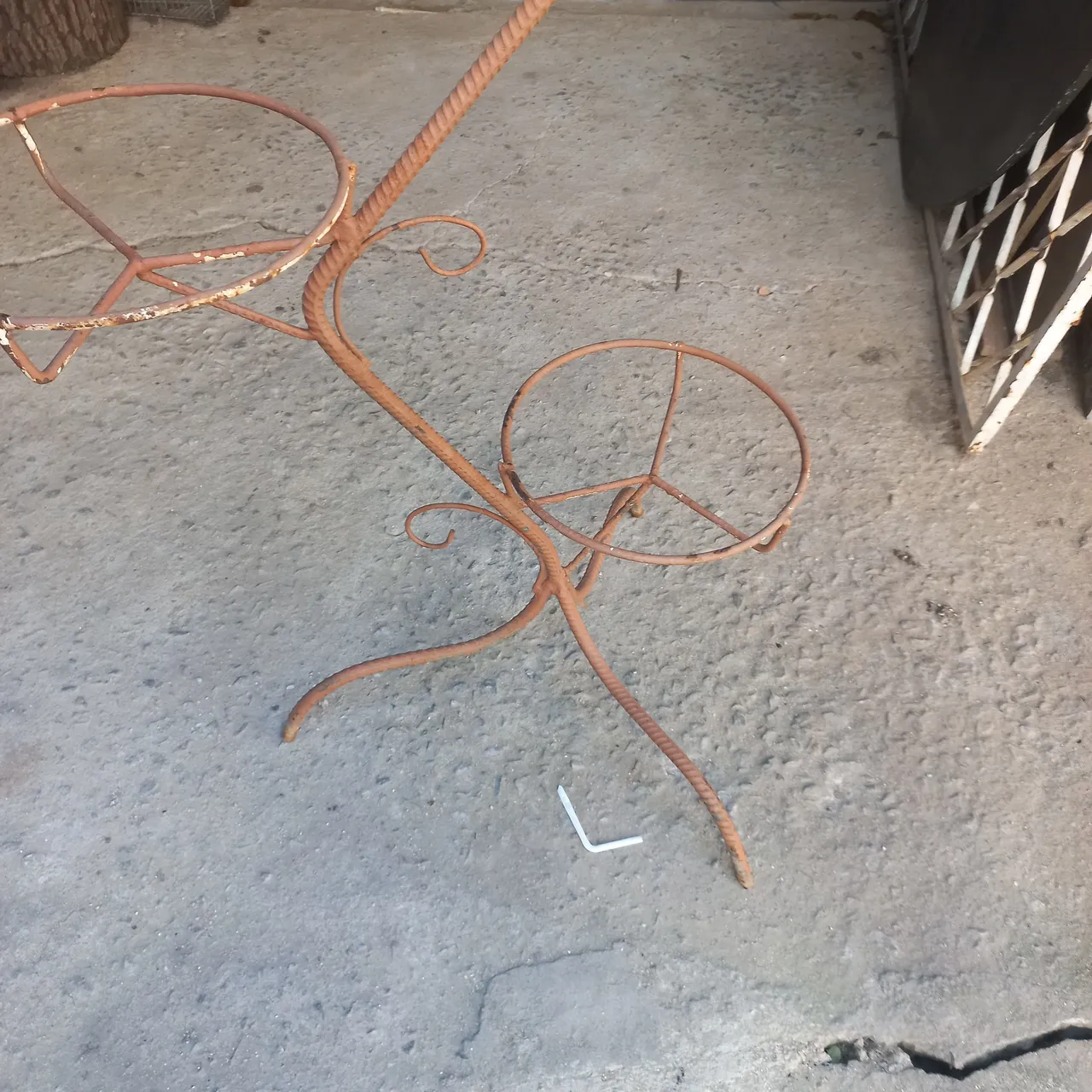 Suporte para Plantas em Ferro