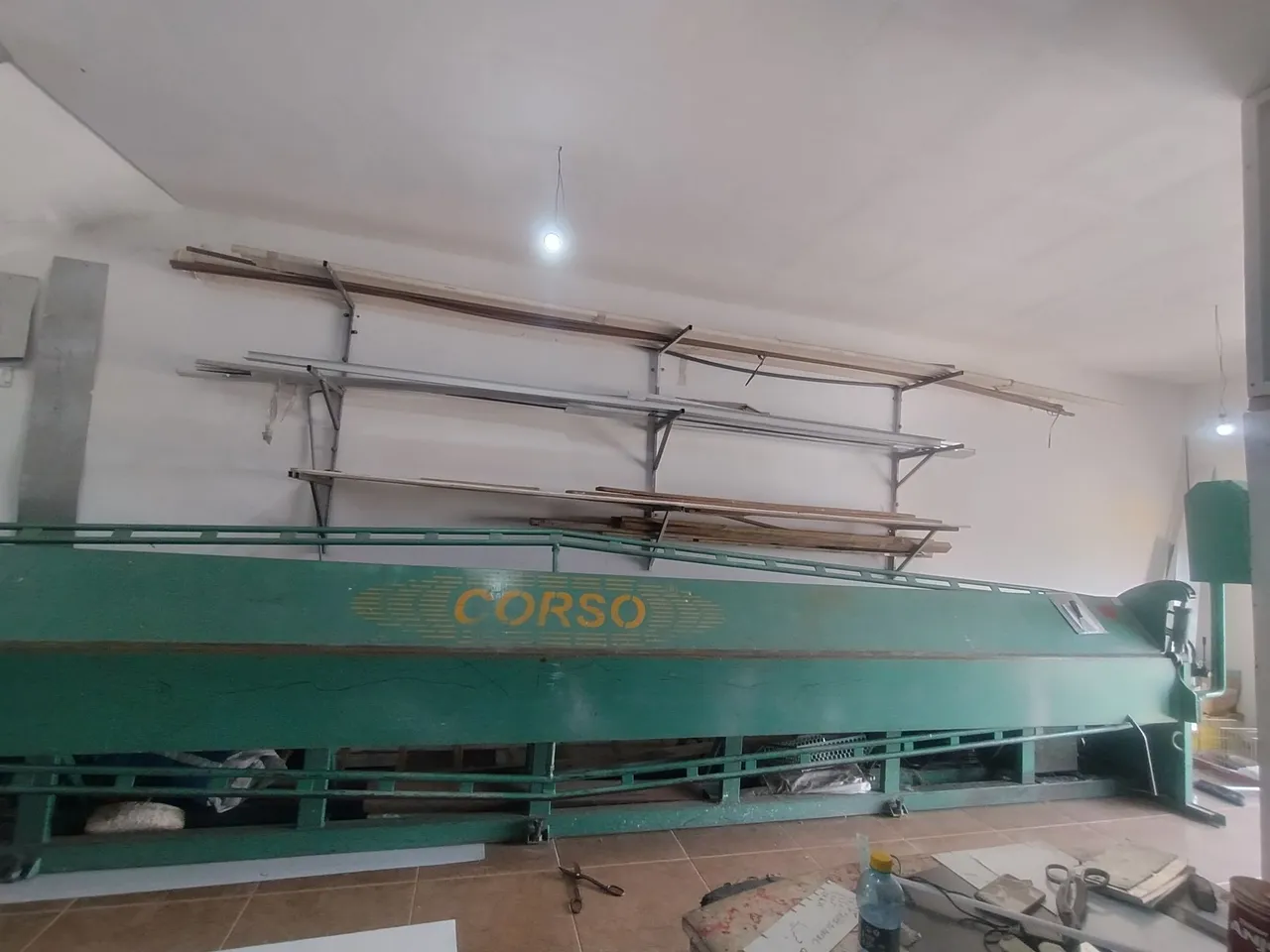 Dobradeira de chapas CORSO - 7,50mts semi hidráulica