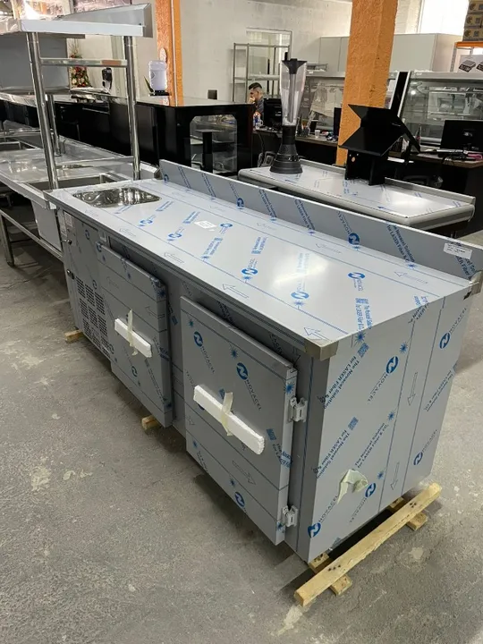 Balcão Refrigerado com cuba inox 2m Gelopar (Ester)