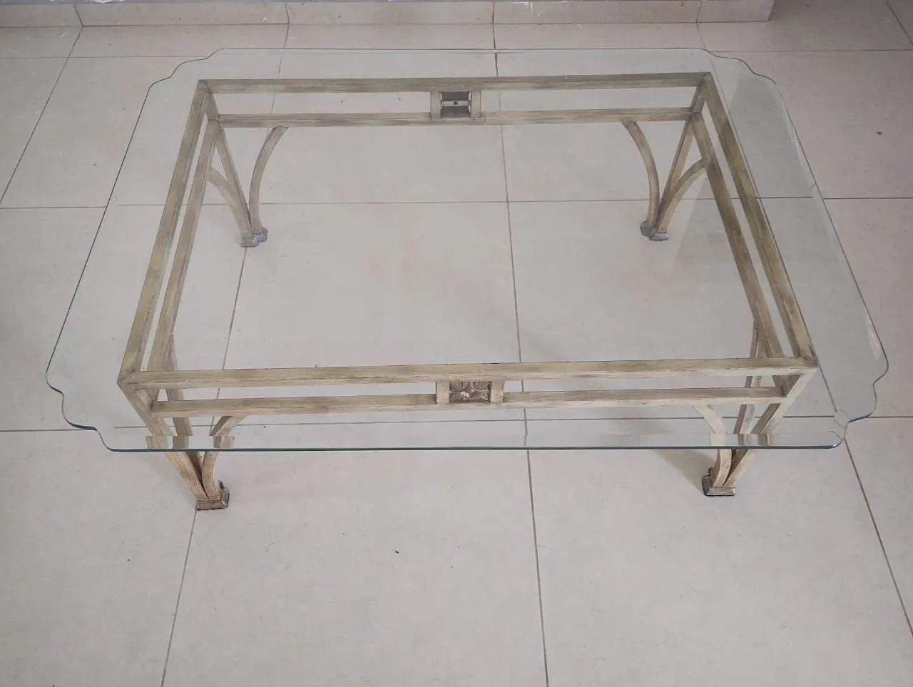 Mesa de Jantar em Metal Dourado com Tampo de Vidro - Foto 3