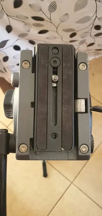 Vendo ou troco Monopé Manfrotto MVM500A com Cabeça Hidráulica - Foto 5