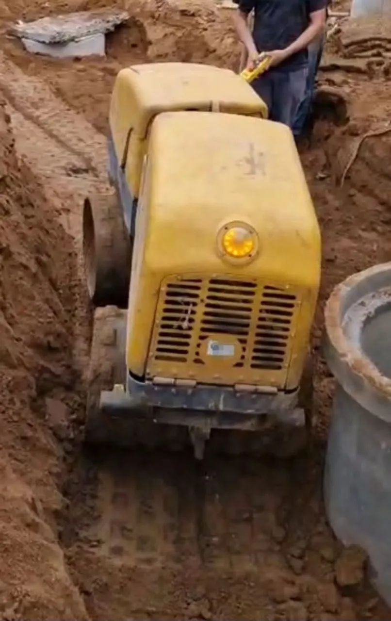 Rolo compactador Walcker Neuson RTSC2 controle via cabo  - Foto 5