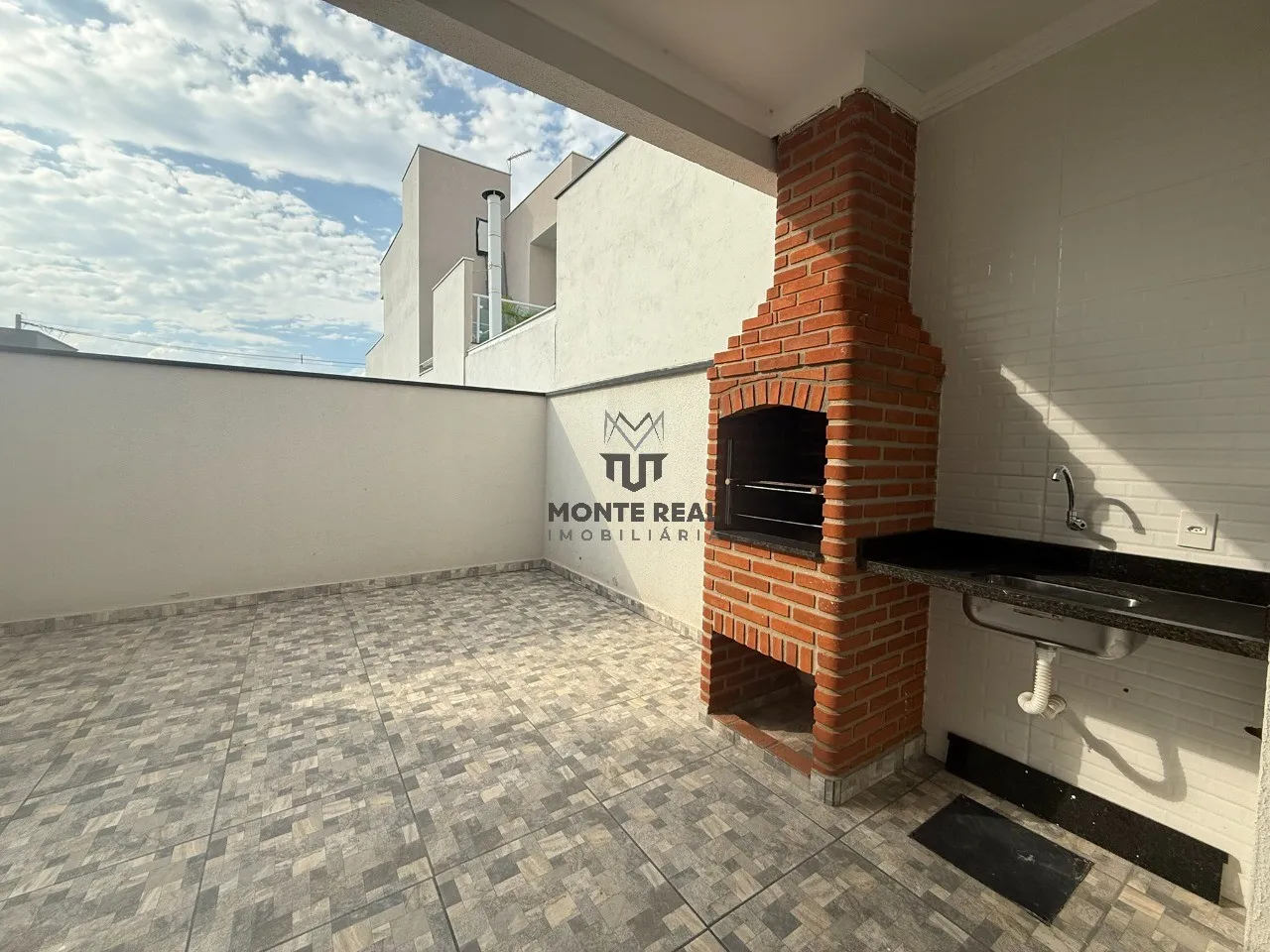 Monte Real Imobiliária | Casa para Venda e Locação no condomínio Villaggio Ipanema I