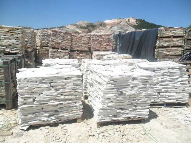 Caco de Pedra São Tomé Branco Irregular Revestimentos Do Meu Gosto - Foto 2