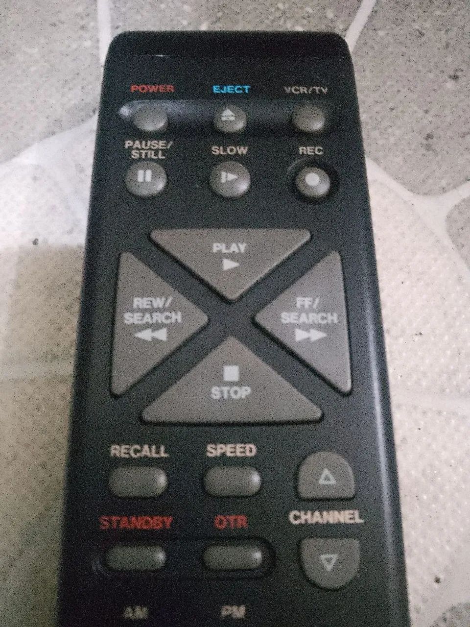 Controle remoto raro para Videocassetes Panasonic  - Foto 3