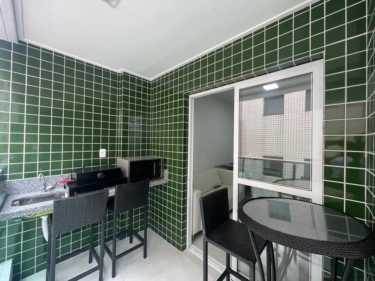 Imóvel para aluguel tem 65 metros quadrados com 2 quartos em Canto do Forte - Praia Grande
