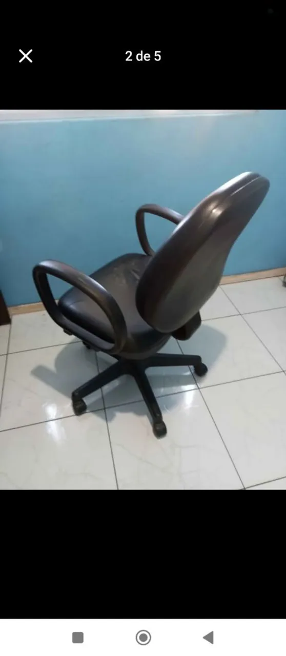 Cadeira de escritório giratória preta