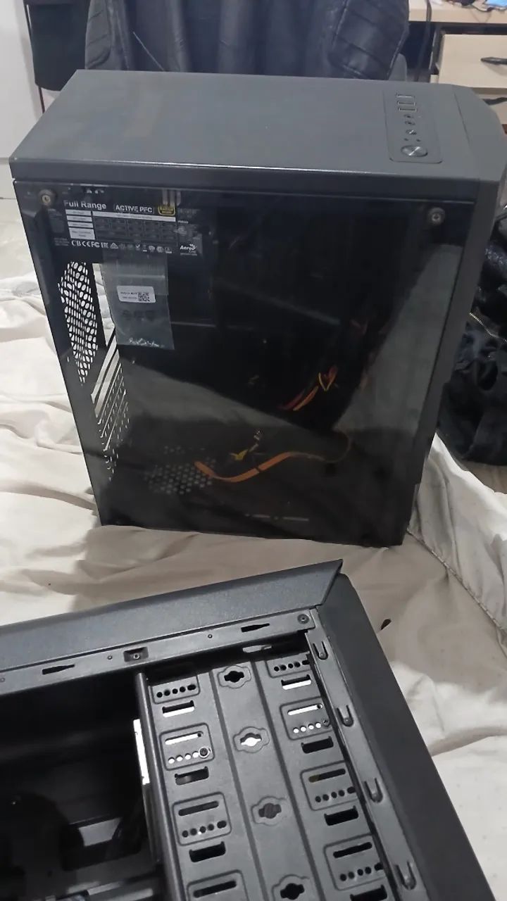 Gabinete gamer preto FullTower - Foto 2