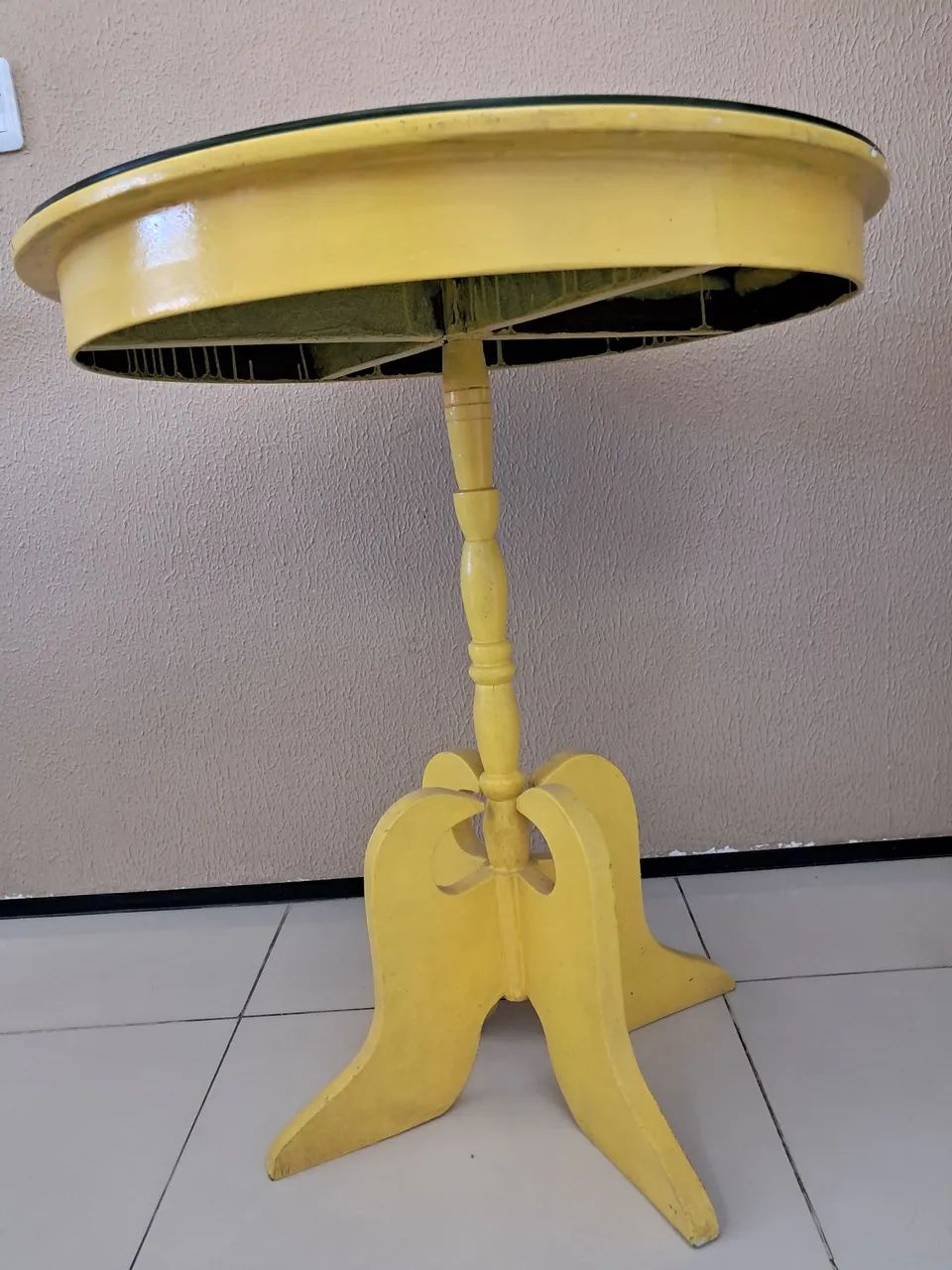 Mesa de canto amarela - Foto 2