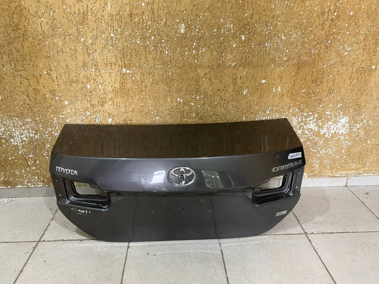 Tampa traseira Corolla 2015/2016/2017/2018/2019 - Peças para