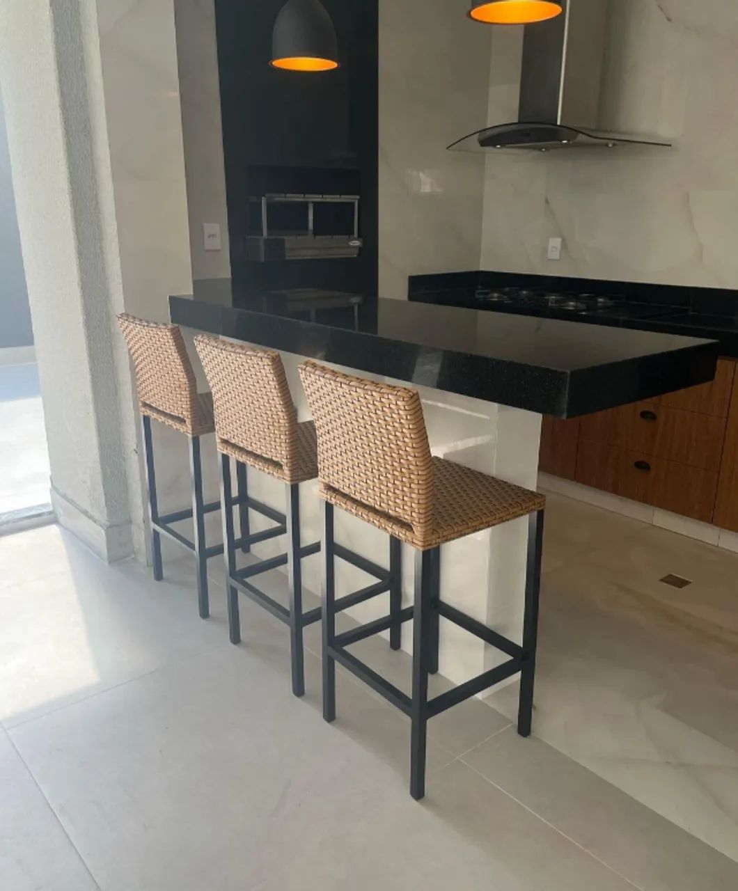 Banqueta de fibra sintética para ilha gourmet (Unidade)