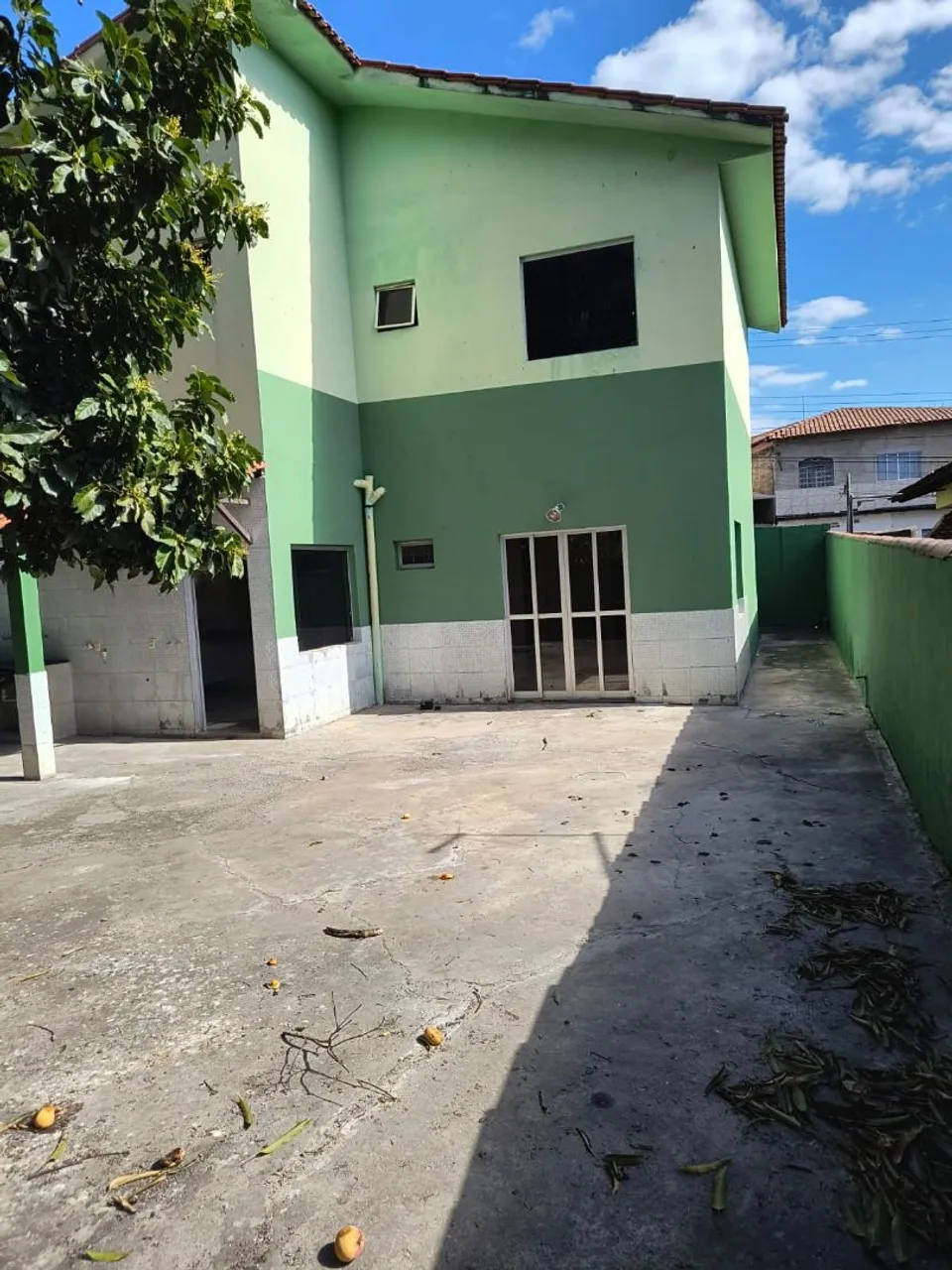 Ótima casa 5 quartos Sala copa cozinha suite churrasqueira