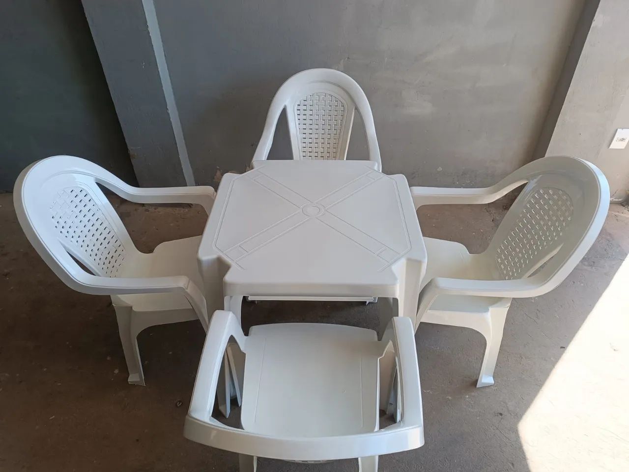 Promoção # Cadeiras e Mesas novas modelo poltronas de plástico. - Foto 2