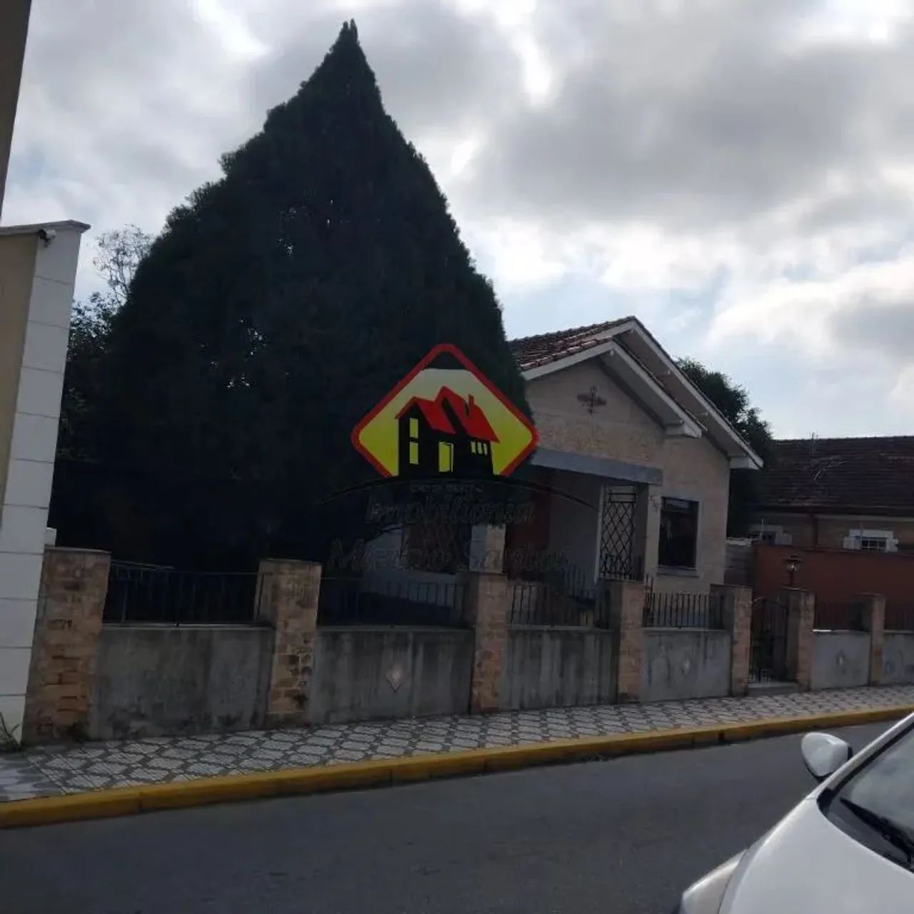 Belíssima Casa no Centro da Cidade, excelente para Comercio, Clinicas e outros. - Foto 3