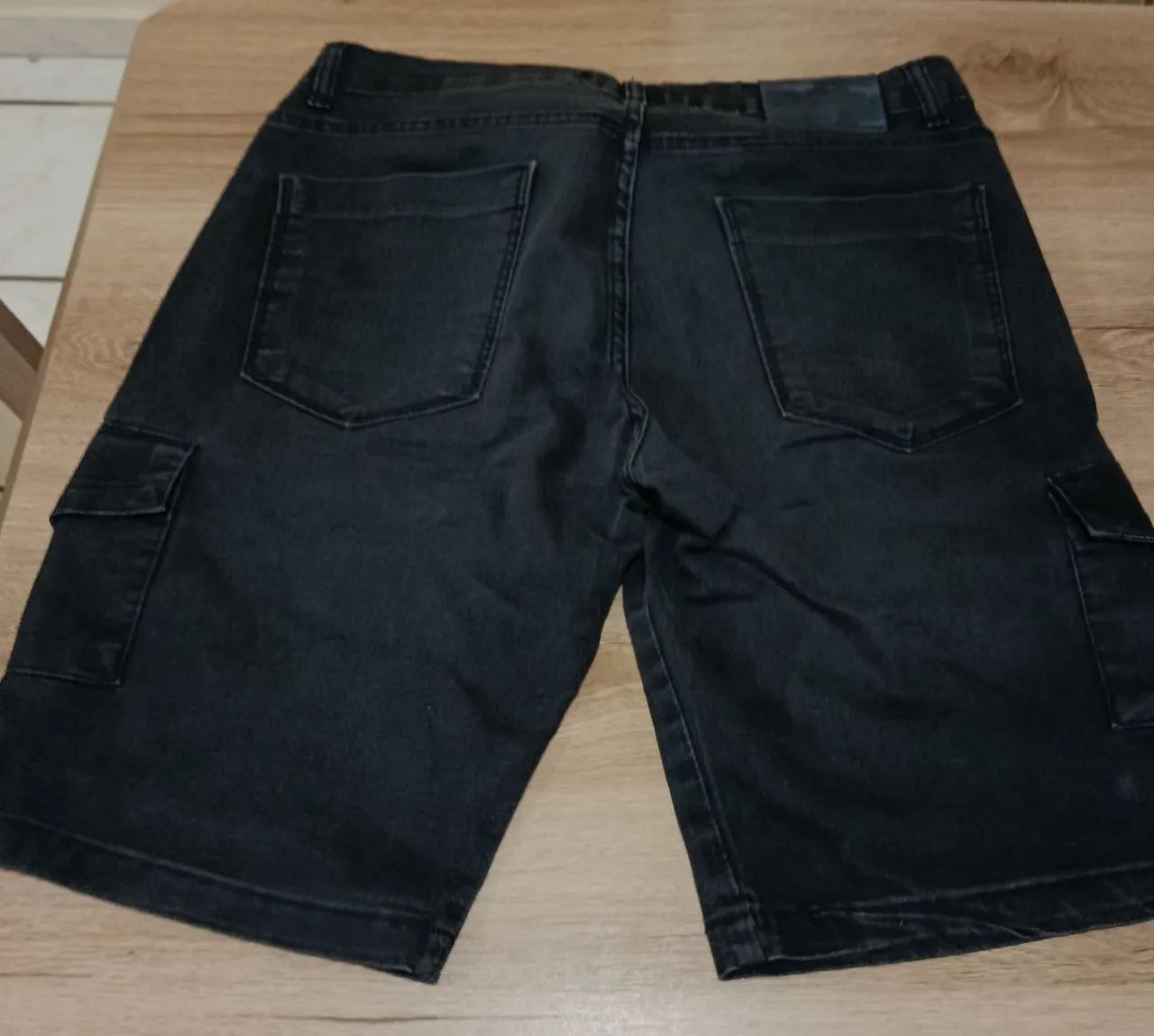 Bermuda Jeans Cargo Preta Conservada N.46 - Foto 3