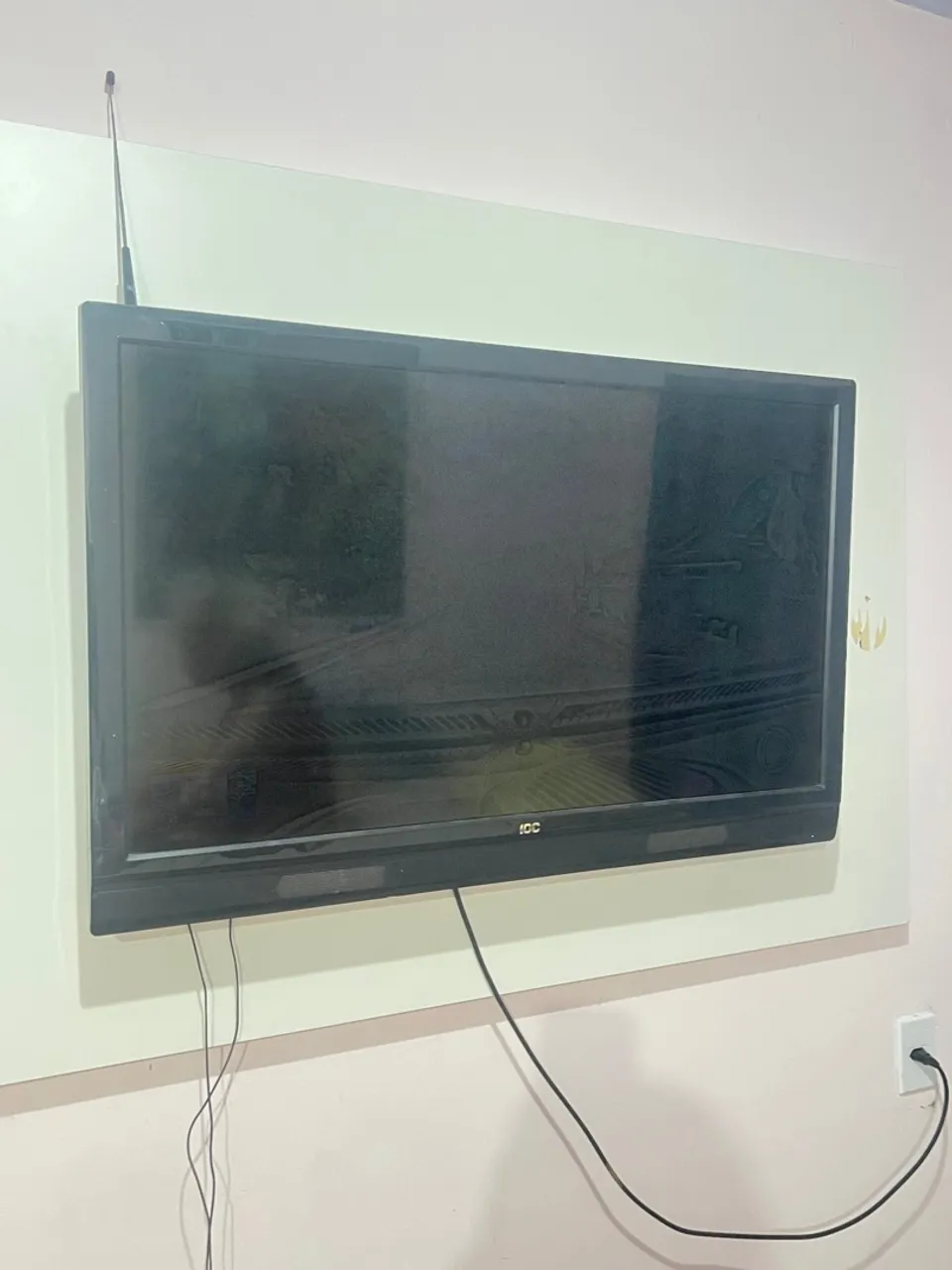 Tv *