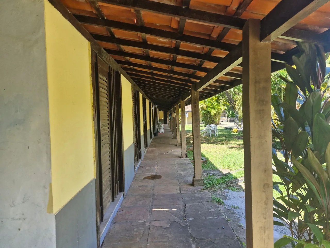 Alugo ou vendo Imóvel com quartos, escritório, recepção, área de laser e outros