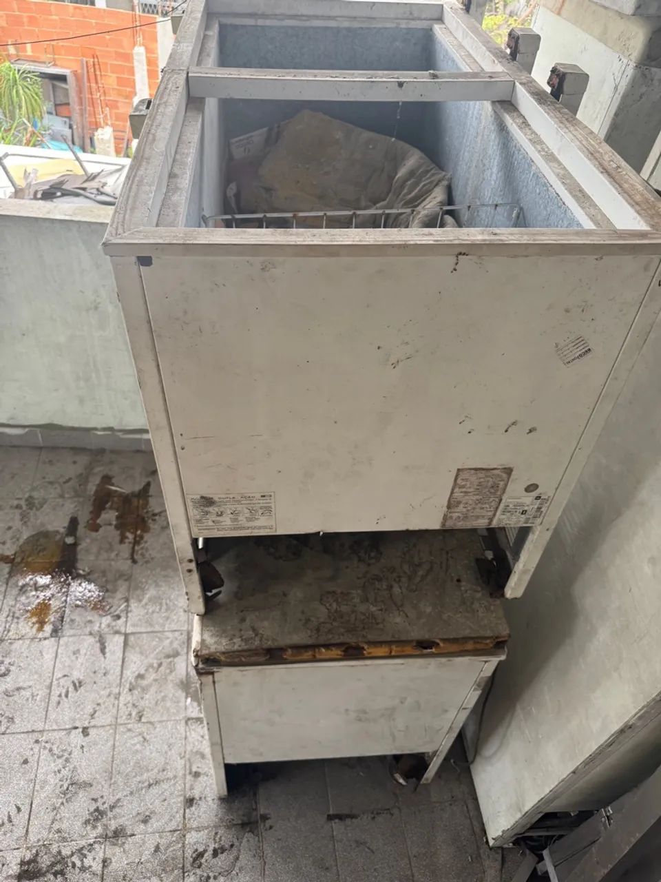 Carcaça de Freezer pra por gelo
