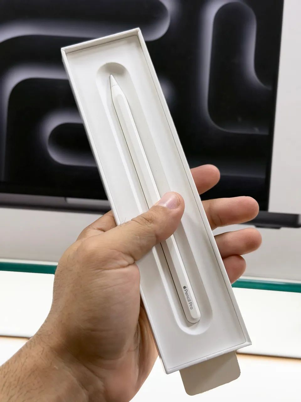 Apple pencil pro LOJA FÍSICA seminova com menos de 1 ano de