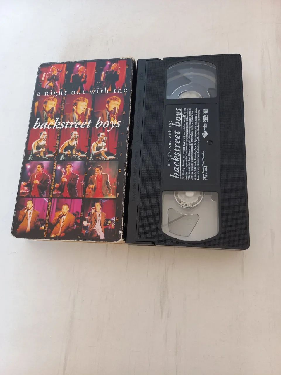 VHS Backstreet Boys - Live In Concert/A night out with the  - Foto 3