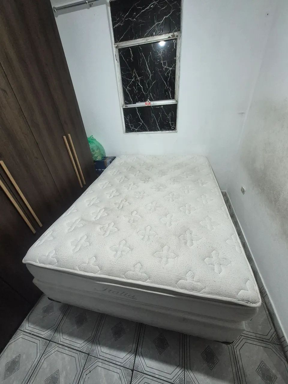 Cama Box Casal Umaflex Itália R$ 500