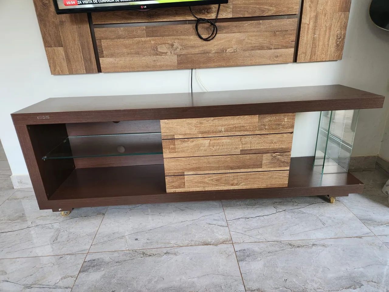 Rack com prateleiras, gavetas e painel em MDF. R$ 500,00 - Foto 3