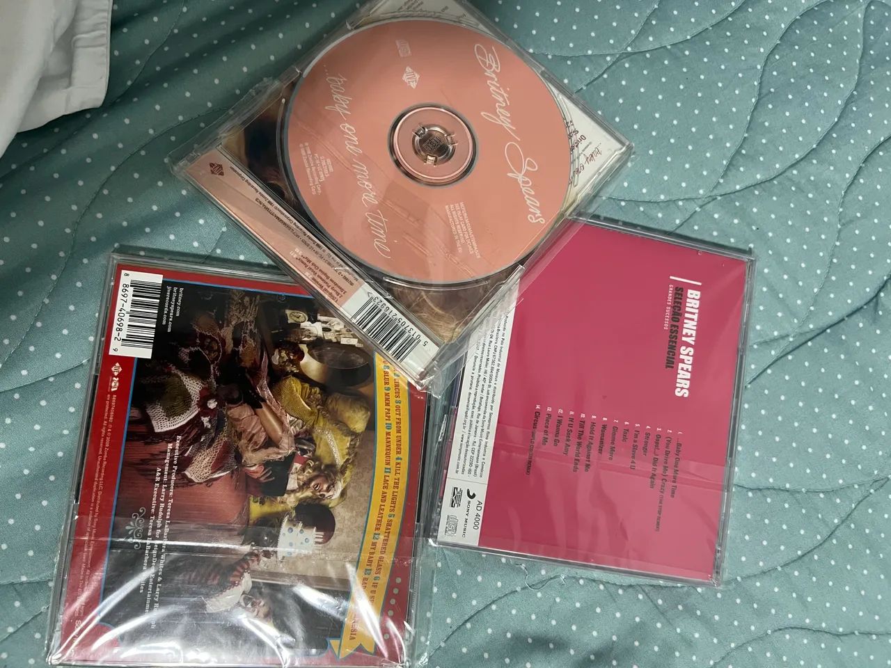 Britney Spears - Circus Europa, Baby one more time e coletânea - Foto 2