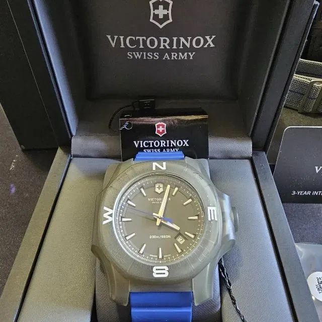 Relógio Victorinox I.N.O.X. Titanium REF: 241759  - Foto 4