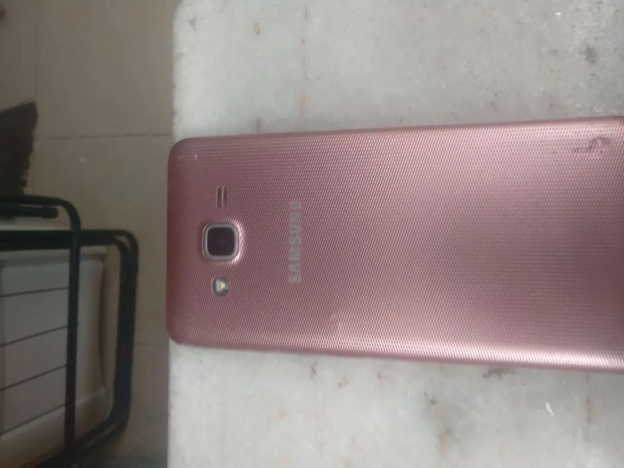 CELULAR J2 - Foto 2