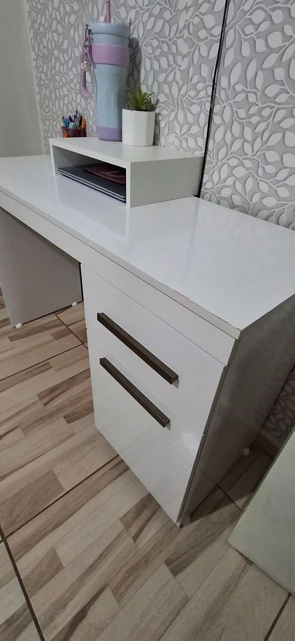 Mesa de estudos/computador453826086847139843