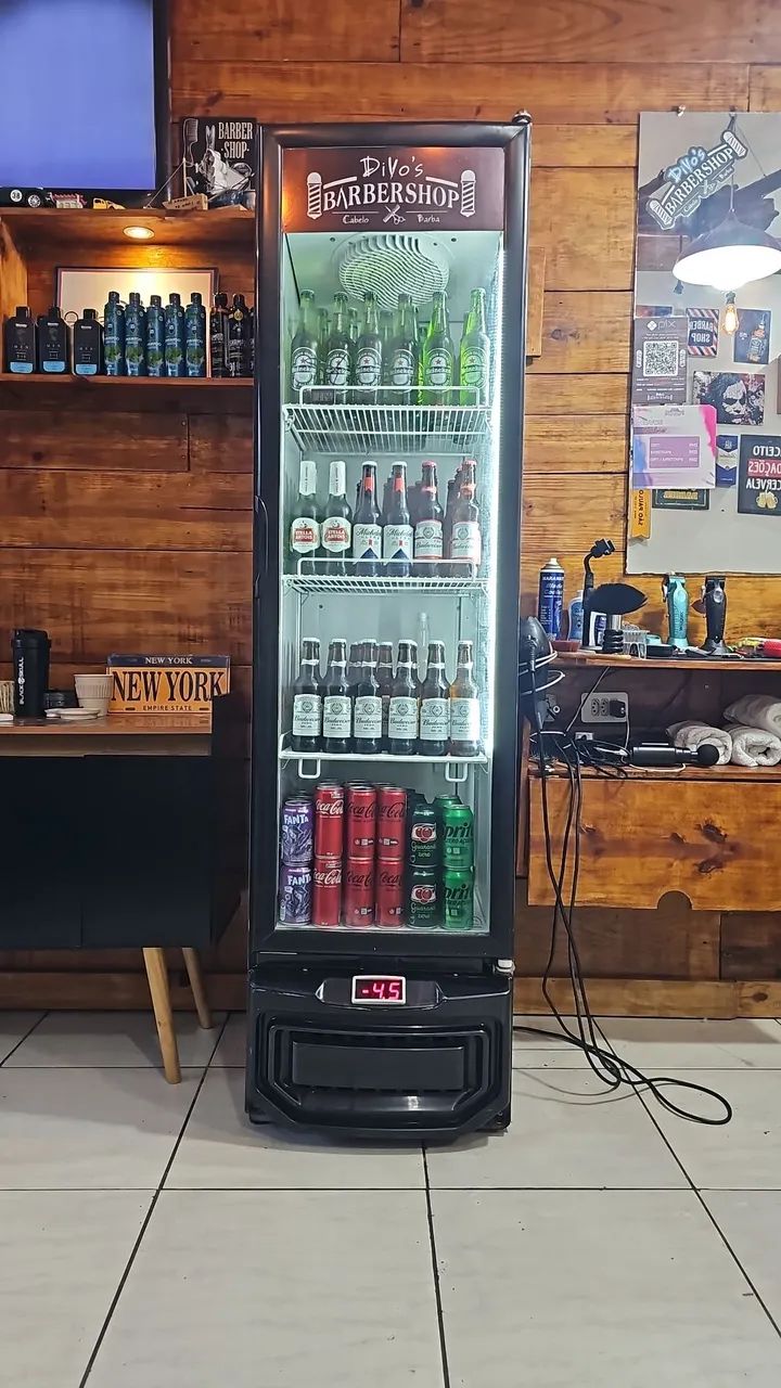 Cervejeira expositora 