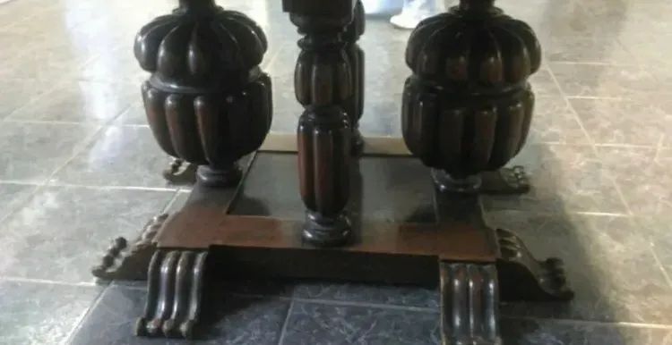 Conjunto de Sala de Jantar Colonial - Bufê, mesa, cadeira de Couro - Foto 5