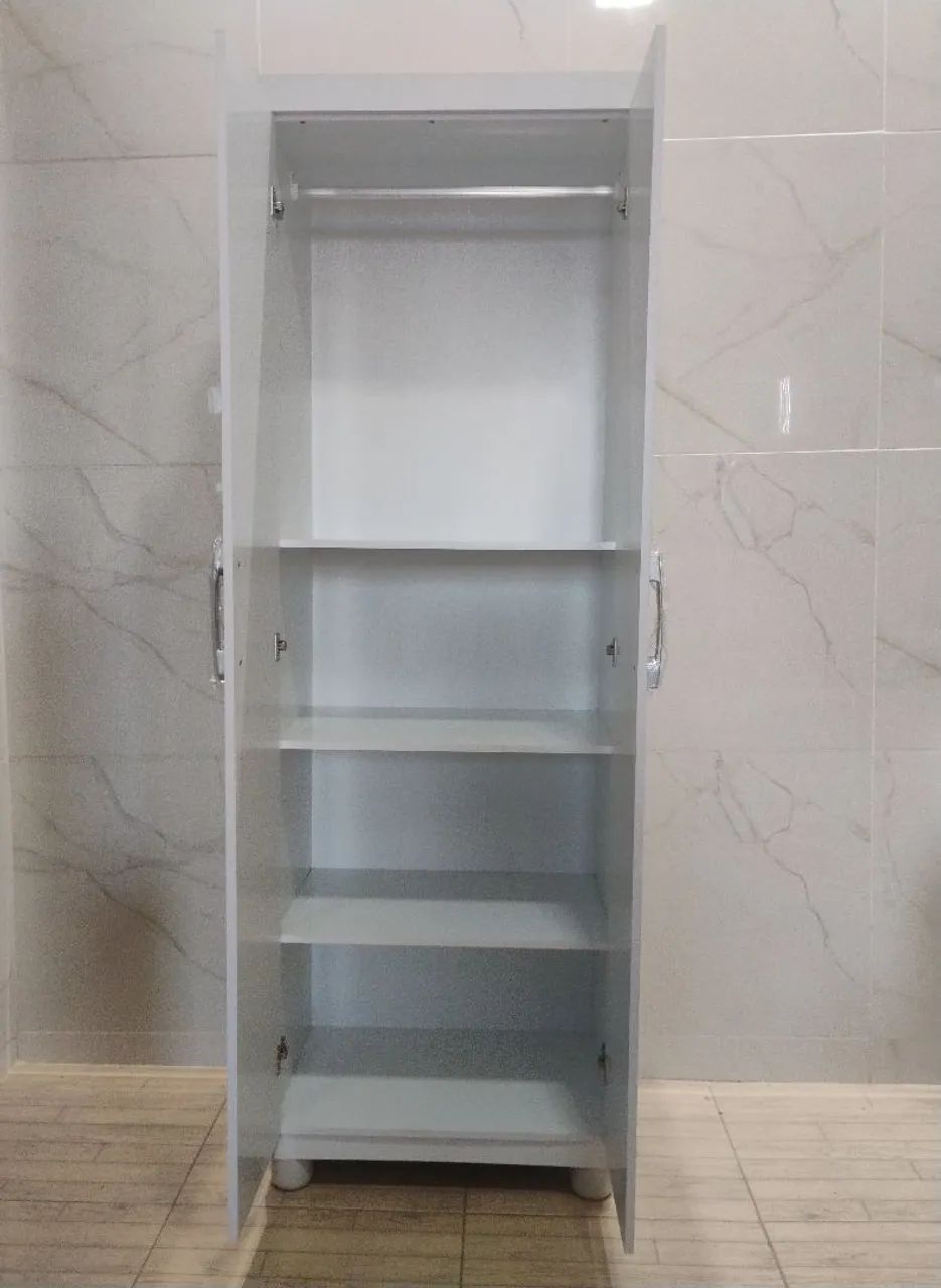 Multiuso com cabideiro/Guarda roupa solteiro  - Foto 2