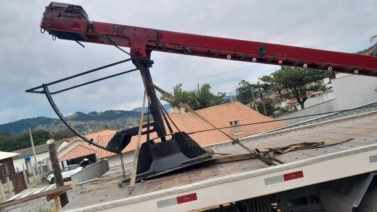 Escada giratória para veículos - Foto 3