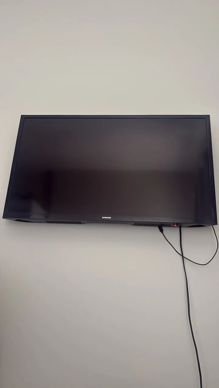 SMART TV SAMSUNG 32 C/ SUPORTE  - Foto 2
