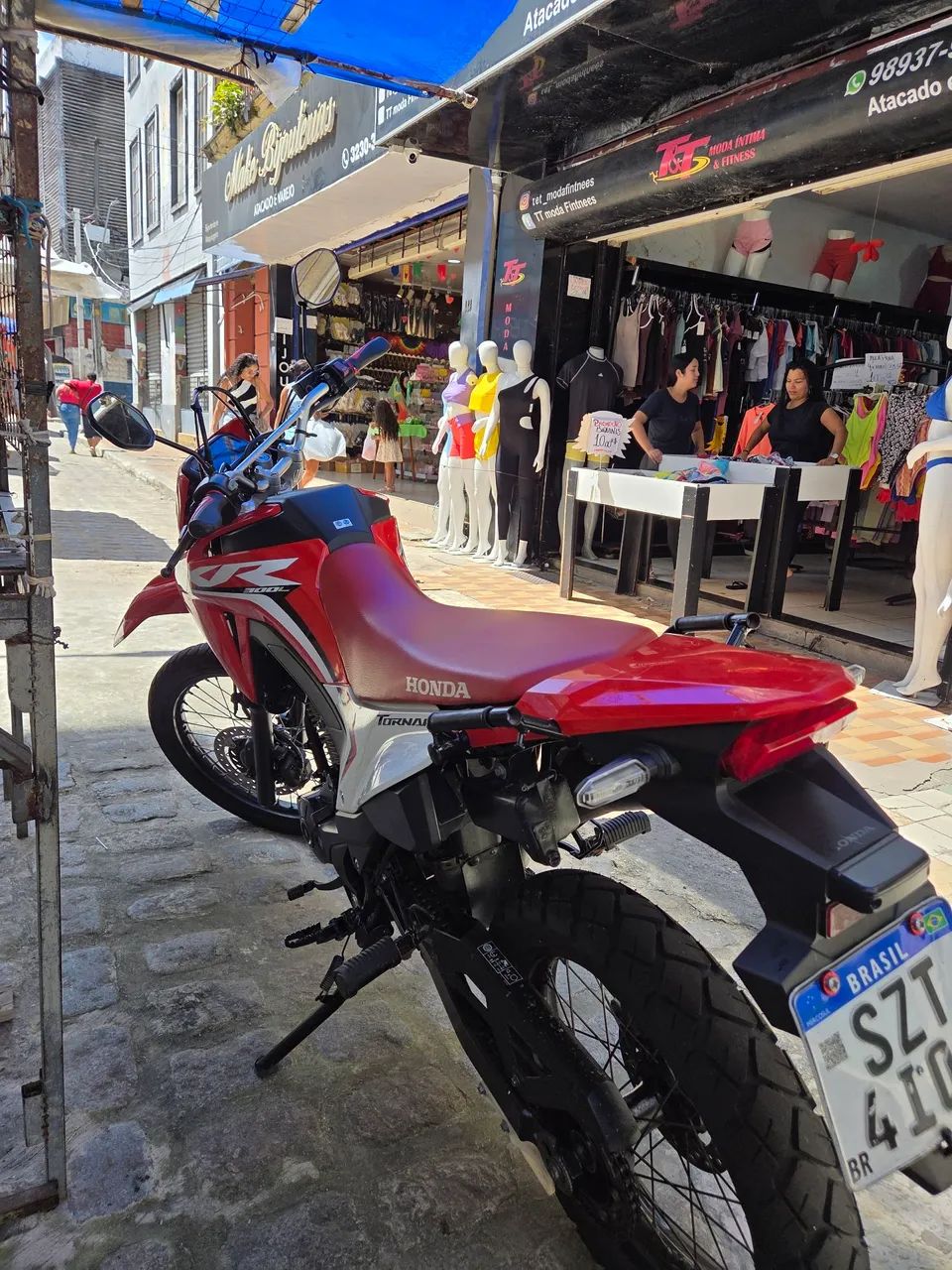 XR 300 2025