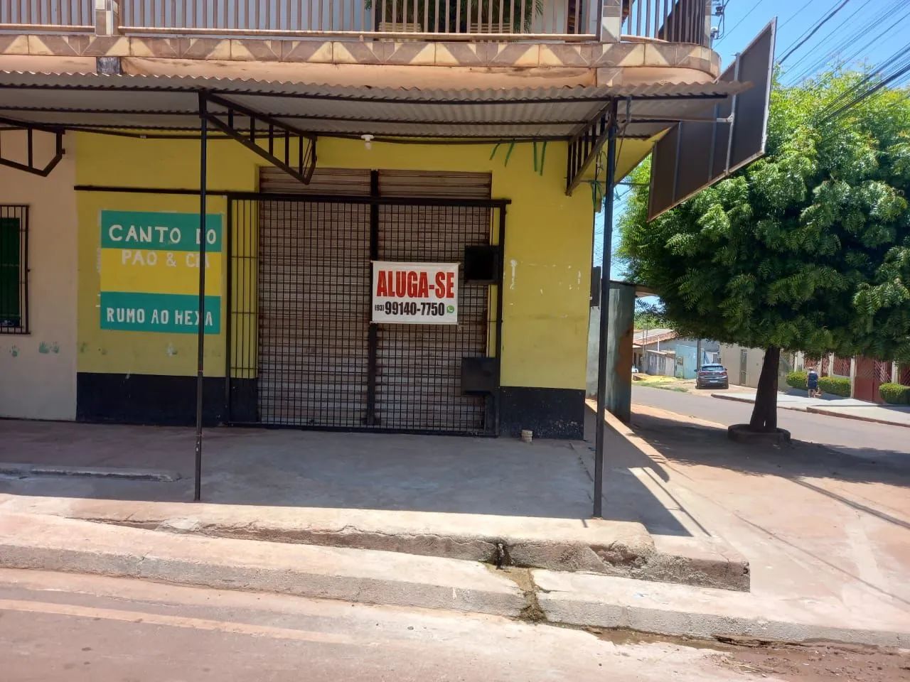 Aluga-se ponto comercial