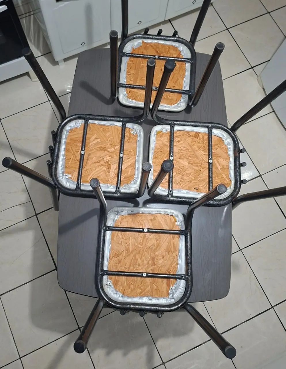 Mesa de Cozinha ou Jantar com 4 Cadeiras - Foto 3