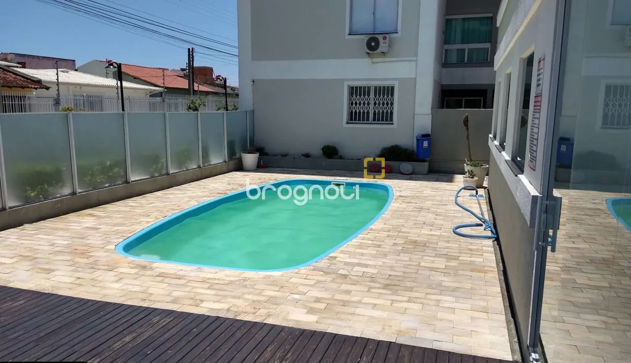 Apto semi mobiliado com suíte e 2 quartos, deck externo e garagem em São José - Foto 4