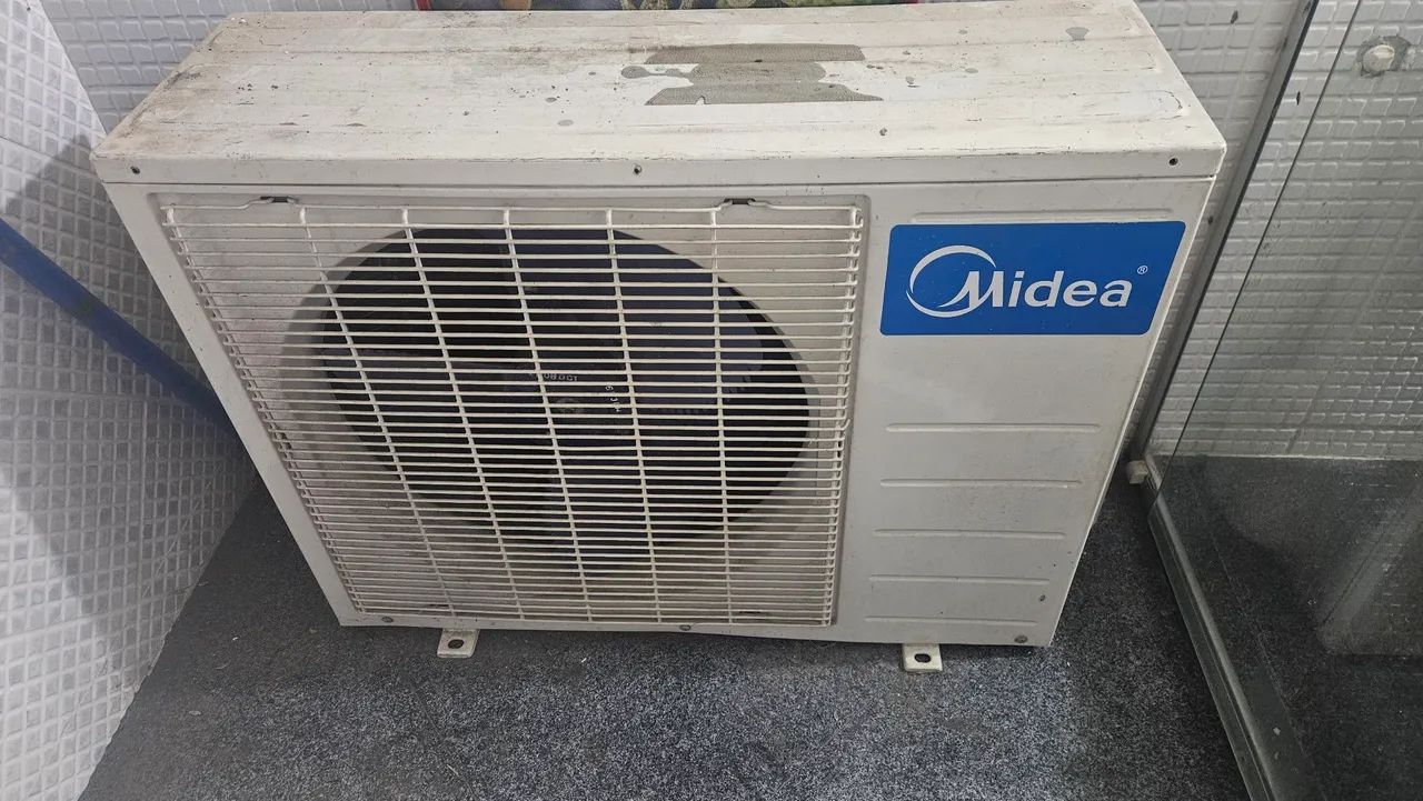 AR-CONDICIONADO MIDEA SPLIT 7.000 BTUs - 220V   USADO