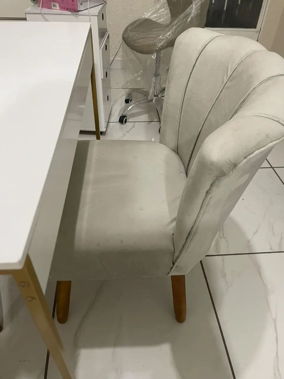 Mesa de Manicure com 2 poltrona - Foto 4