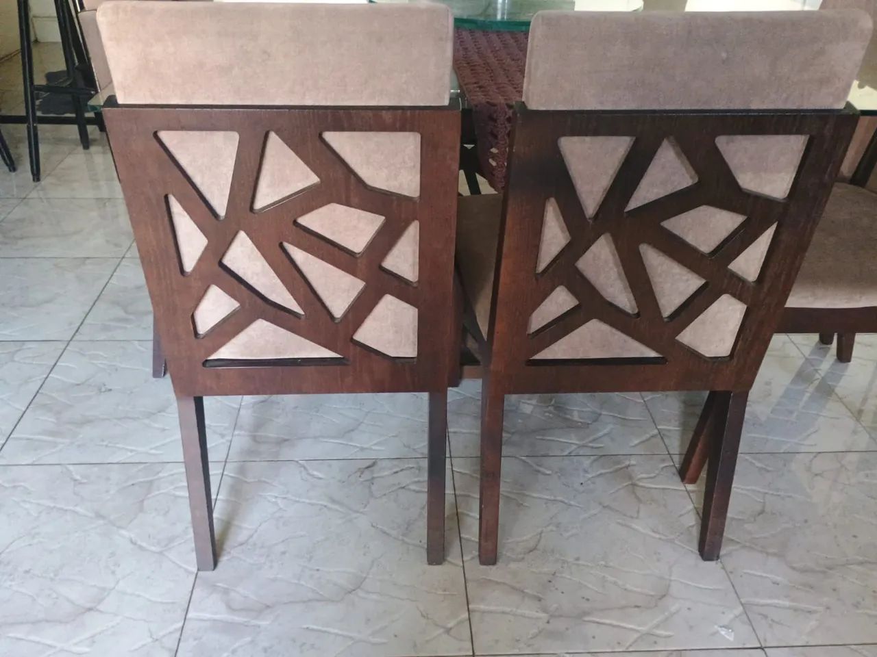 Mesa de vidro com base de madeira com aparador  - Foto 3