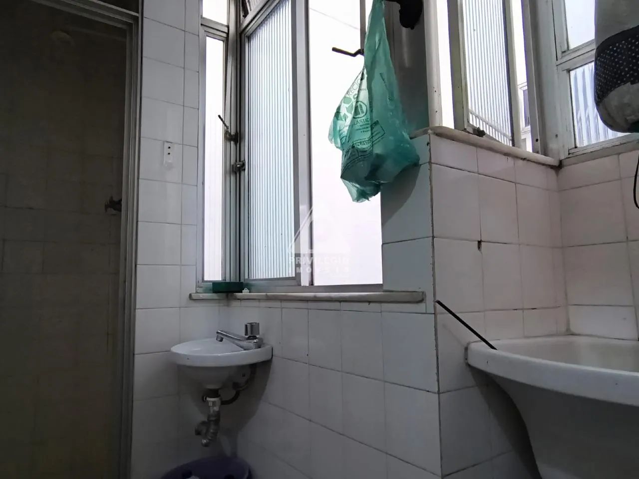 Apartamento mobiliado de 2 quartos com 120m² no Leme, Rio - Foto 3