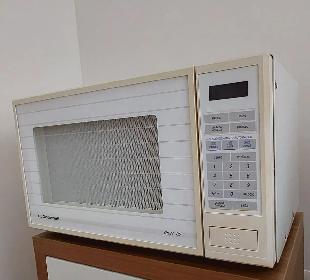 Micro-ondas Continental 28 litros