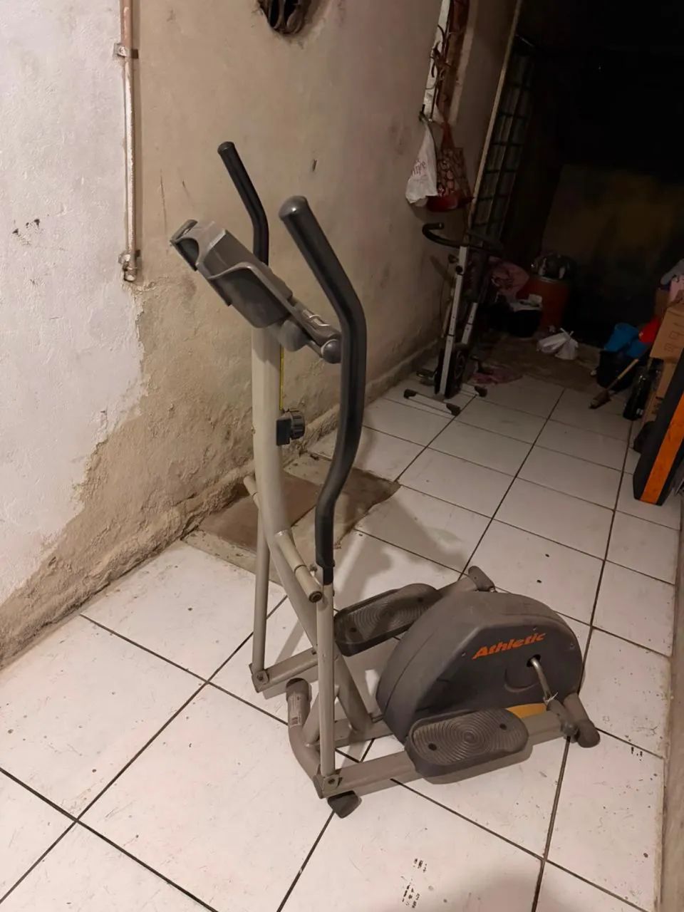 Elíptico Athletic Profissional Usado - R$ 800