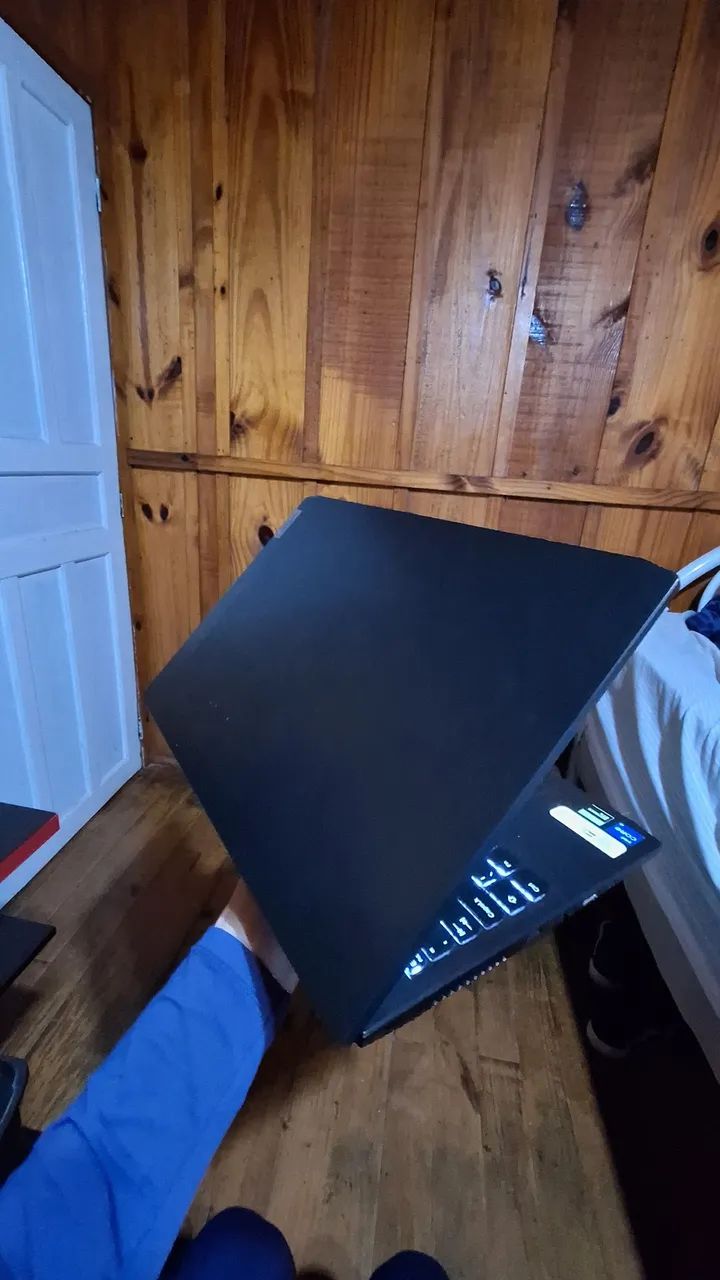 Vendo Notebook Lenovo Gaming - Foto 2